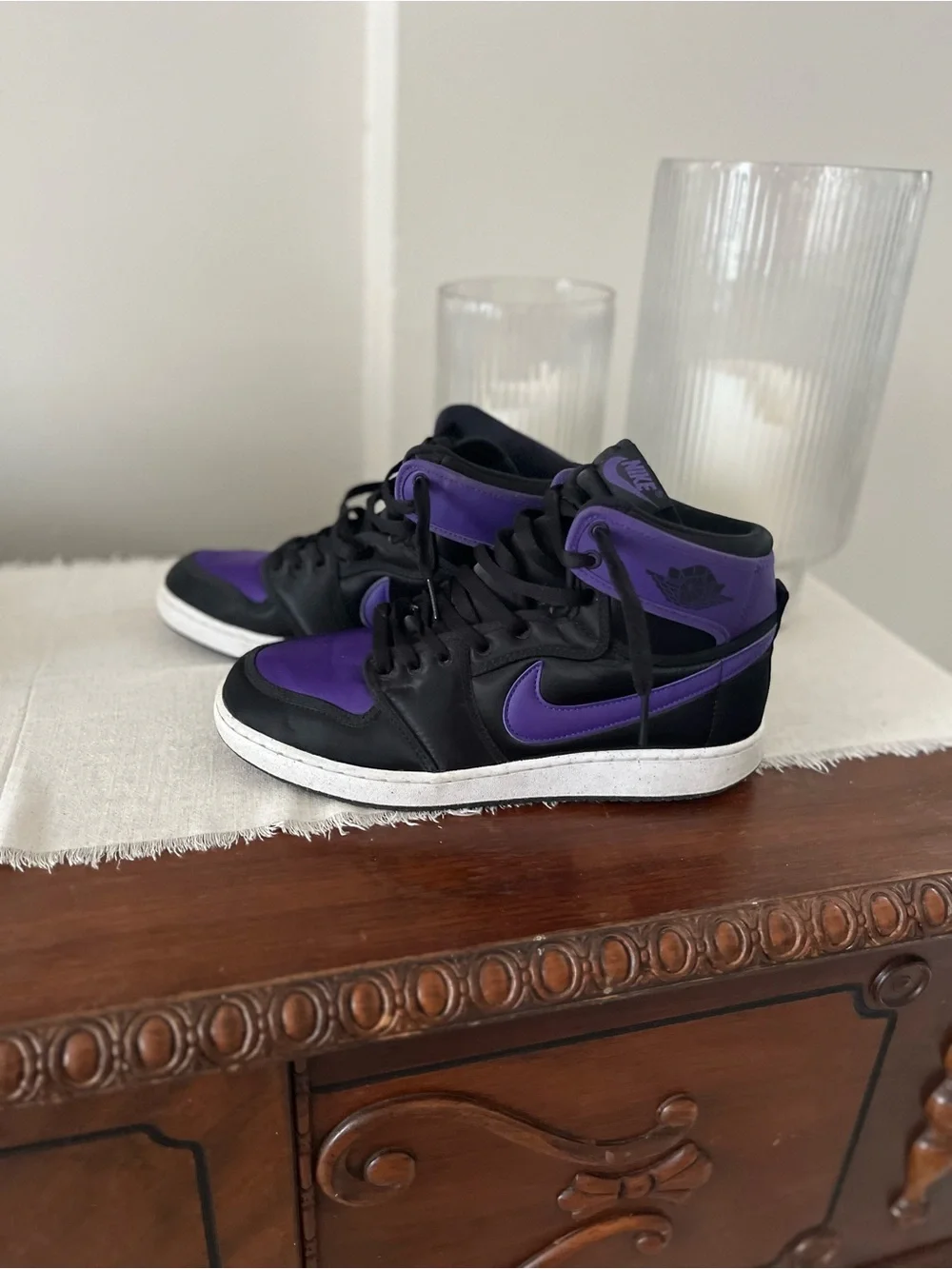 Nike Black & Purple Low-Top Sneaker